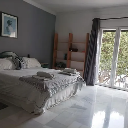 Large 2 Bed Apt Puerto Banus Marina Private Parking Apartment