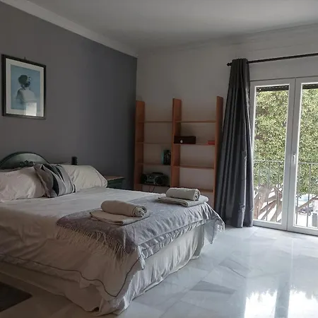 Large 2 Bed Apt Puerto Banus Marina Private Parking *